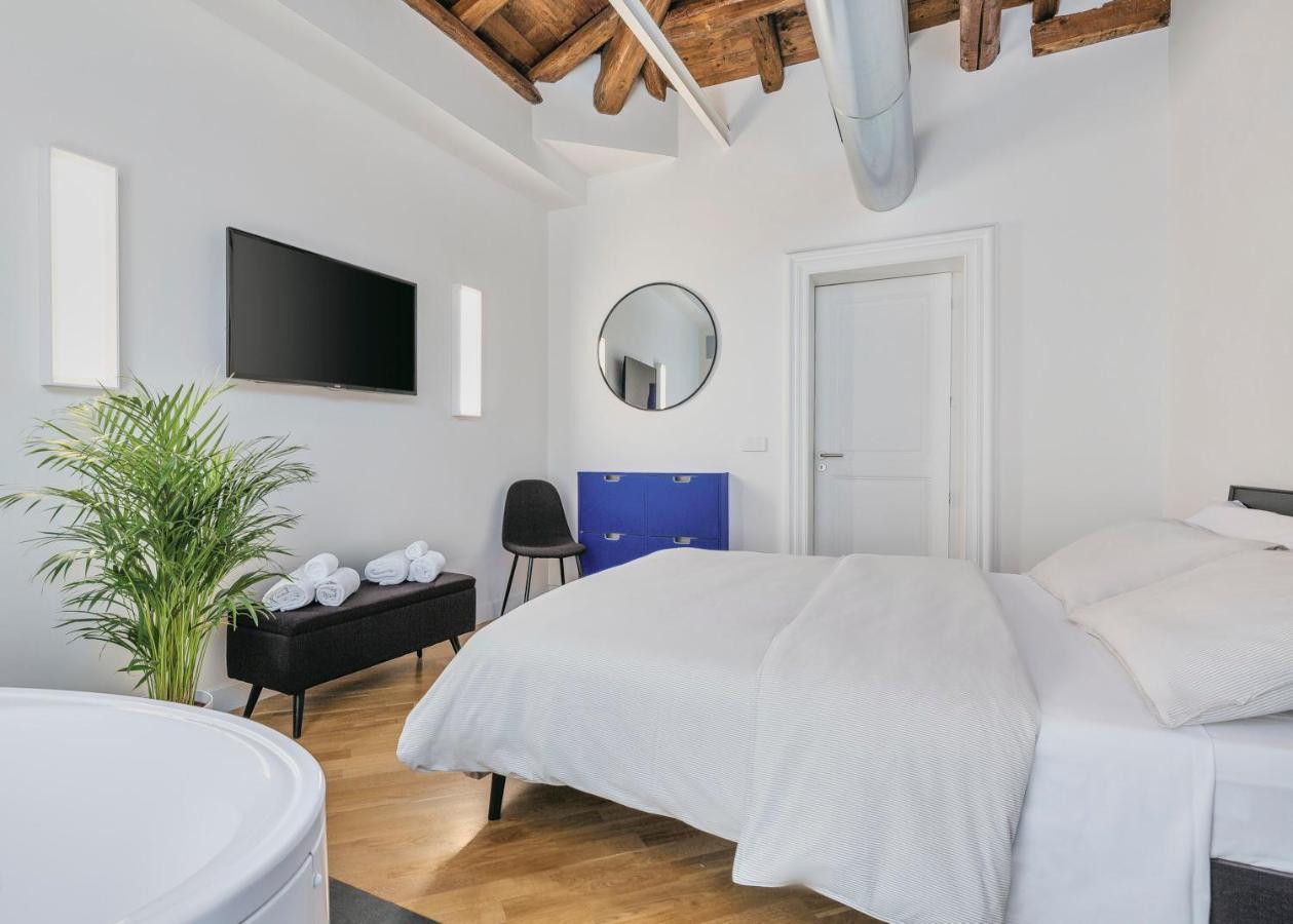 The Silver Lava - A Luxury Boutique Apartment カターニア エクステリア 写真
