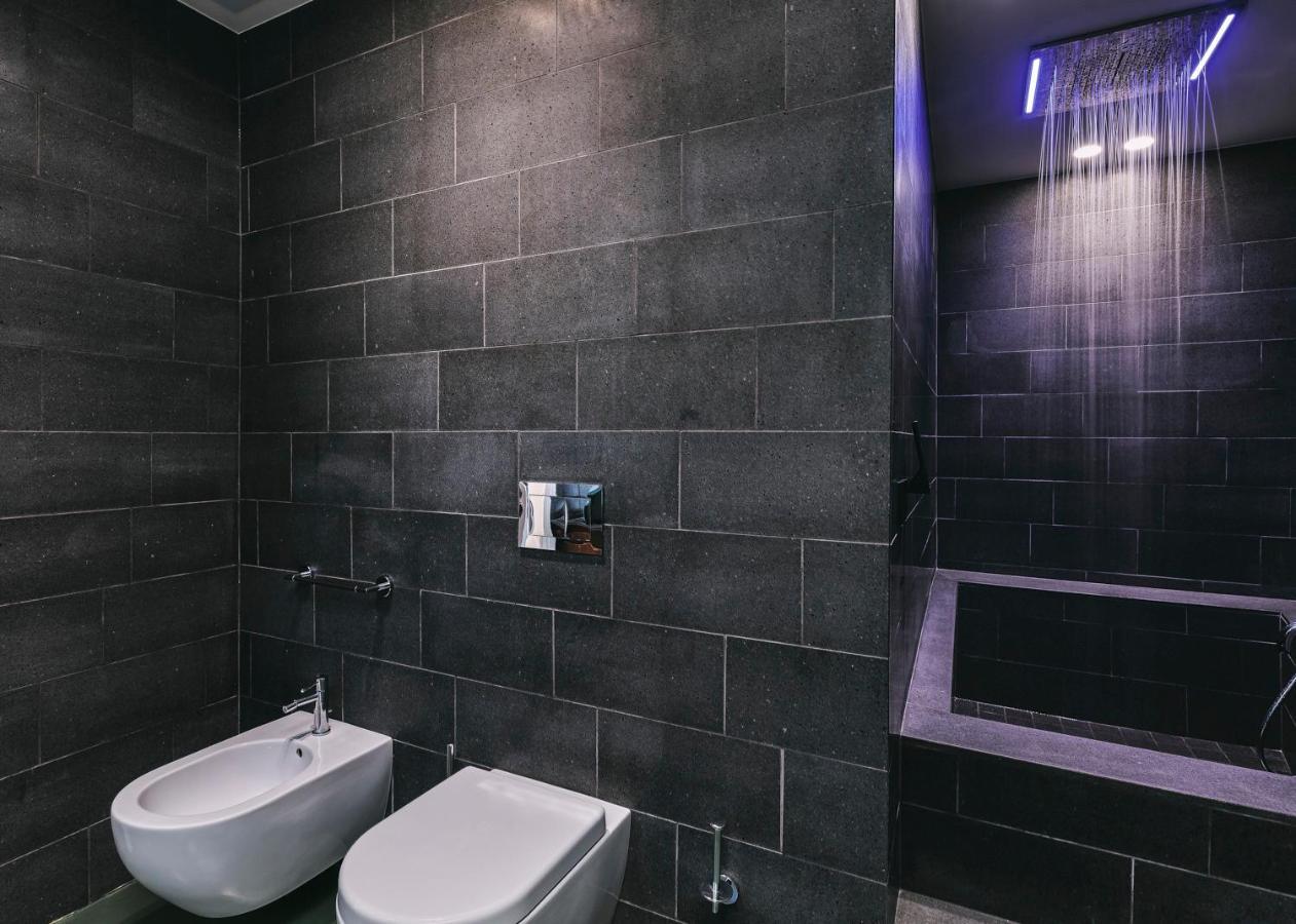 The Silver Lava - A Luxury Boutique Apartment カターニア エクステリア 写真