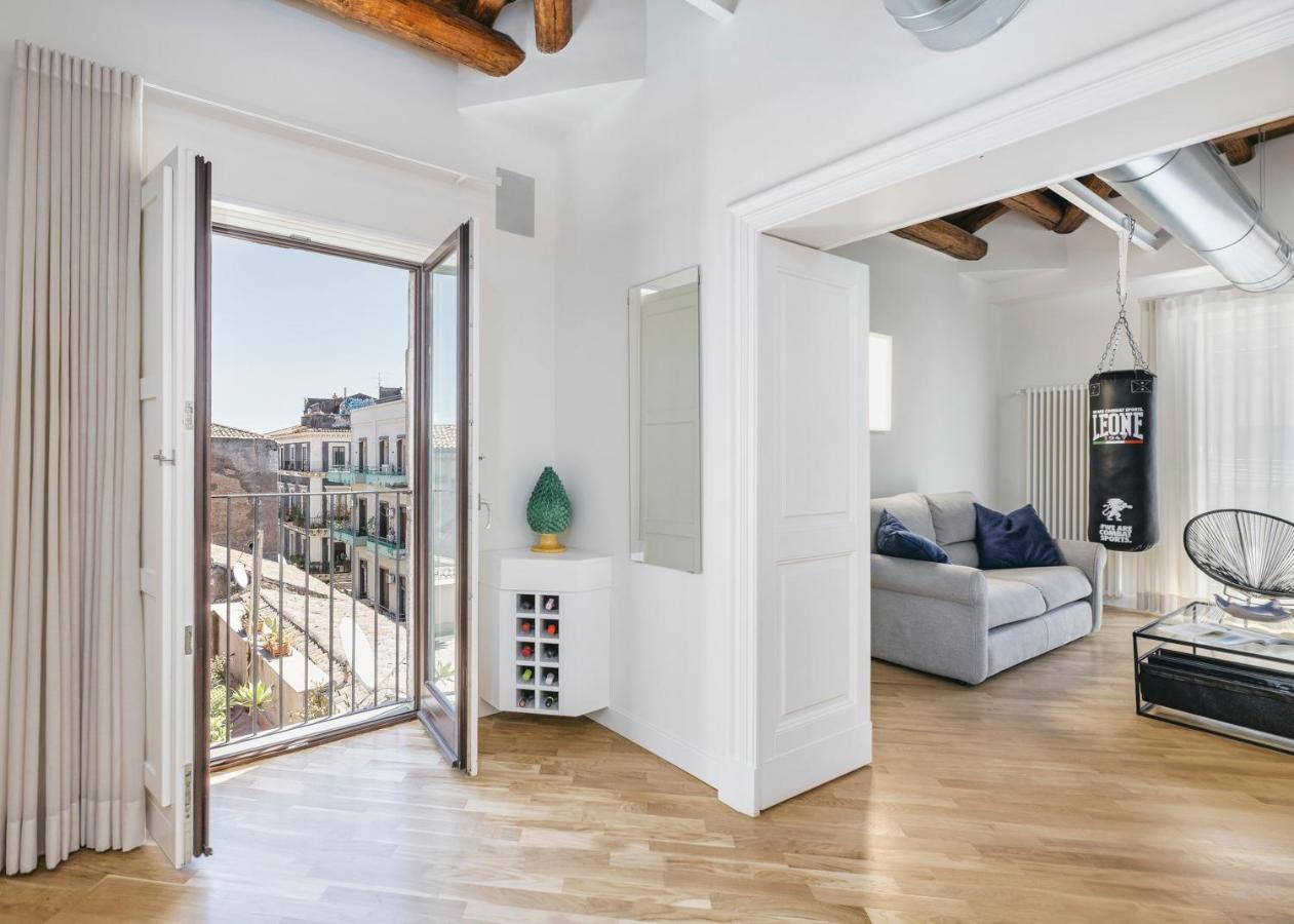 The Silver Lava - A Luxury Boutique Apartment カターニア エクステリア 写真