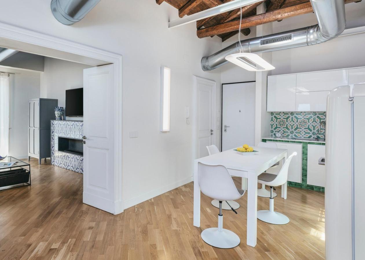 The Silver Lava - A Luxury Boutique Apartment カターニア エクステリア 写真