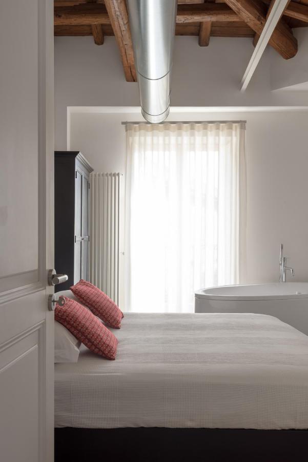 The Silver Lava - A Luxury Boutique Apartment カターニア エクステリア 写真