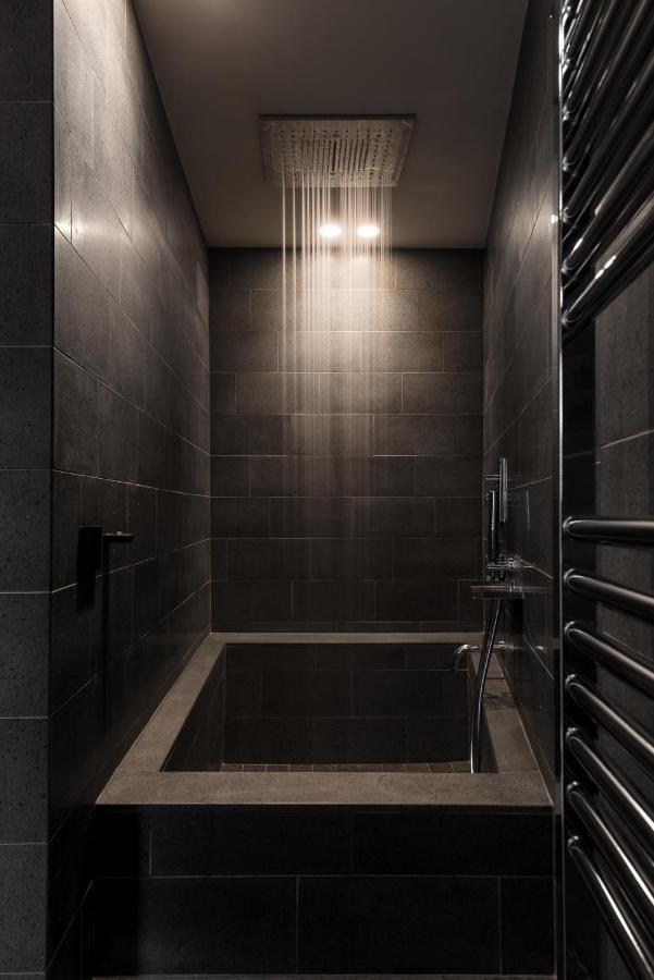 The Silver Lava - A Luxury Boutique Apartment カターニア エクステリア 写真
